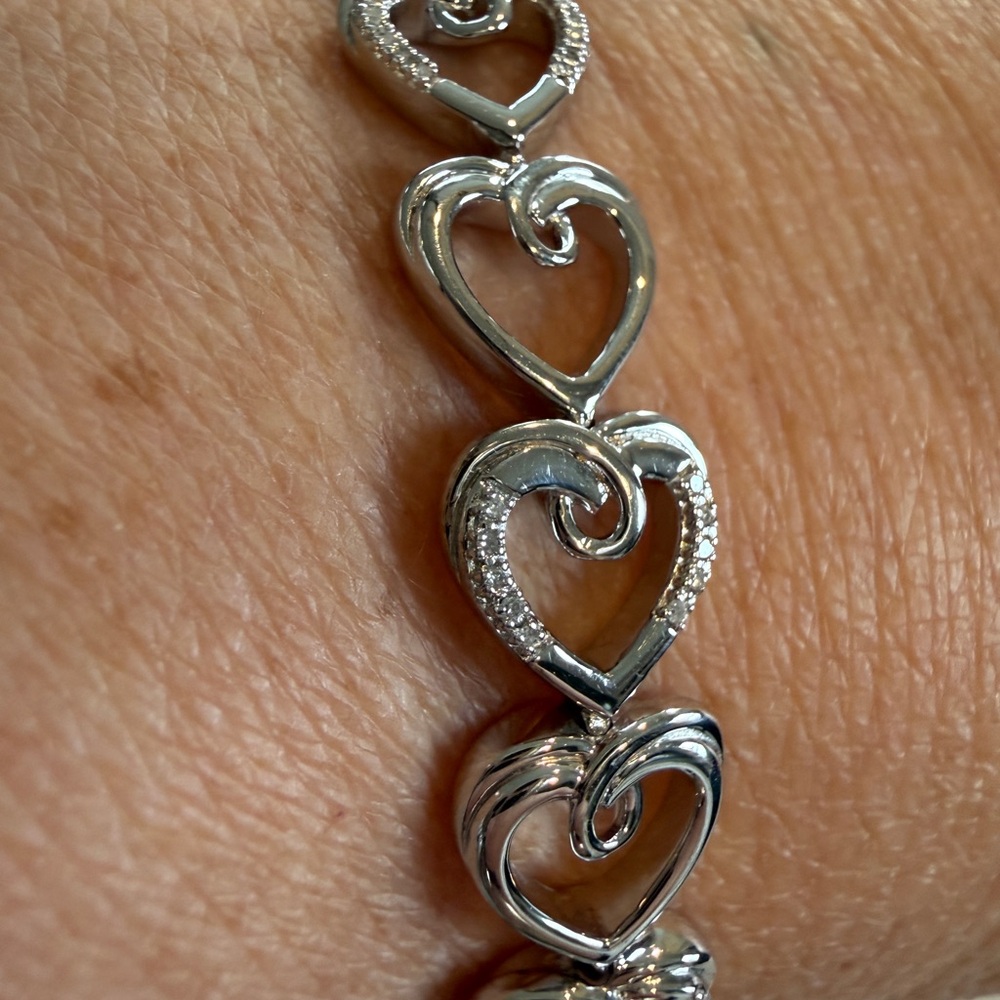 Sterling Silver .925 Diamond Accent Heart Link Bracelet